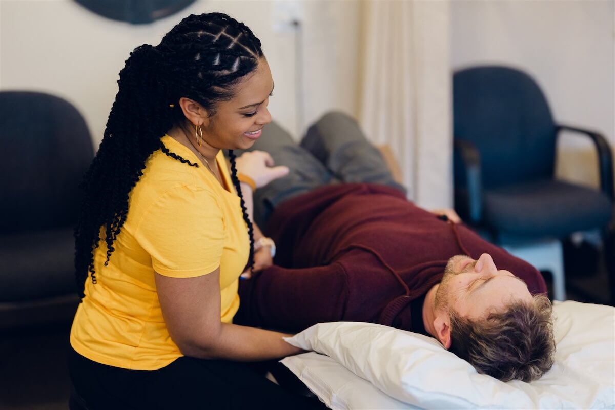 Practitioner treating a patient at our Osoyoos physiotherapy clinic